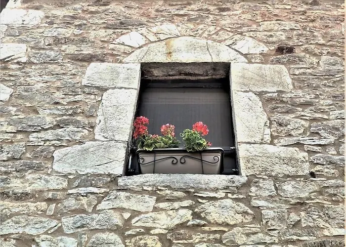 Panorea's Stone House * Sidirokastro (Trifylia)