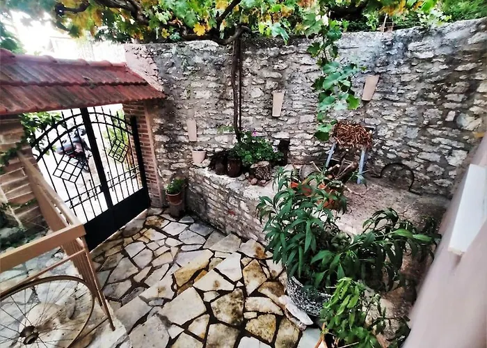 Panorea's Stone House Prázdninový dům *