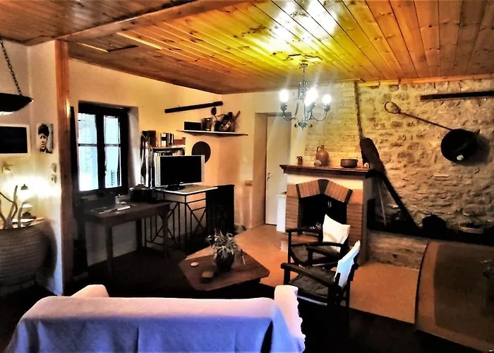 Panorea's Stone House * Sidirokastro (Trifylia)